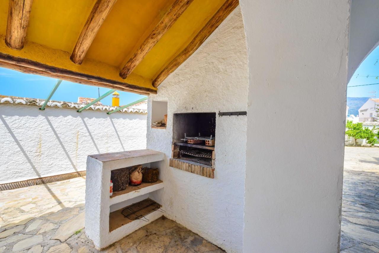 Casa Jardín del Olivar con Piscina privada Alcaucín Exterior foto
